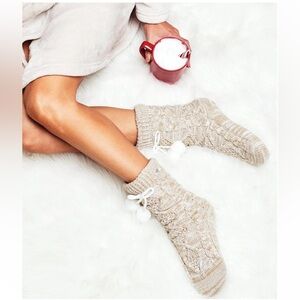 Women’s UGG Cable Knit Fleece Lined Crew Socks